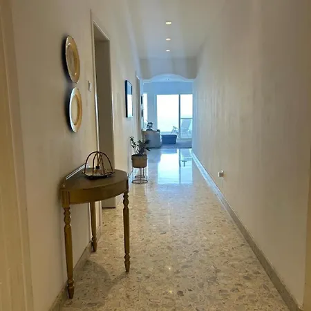 Family In Heart Of Malta Apartmán *